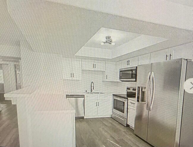 Building Photo - 2232 Benmore St