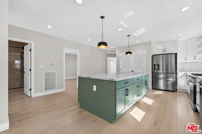 Building Photo - 2214 Benecia Ave