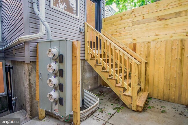 Building Photo - 1020 S 53rd St