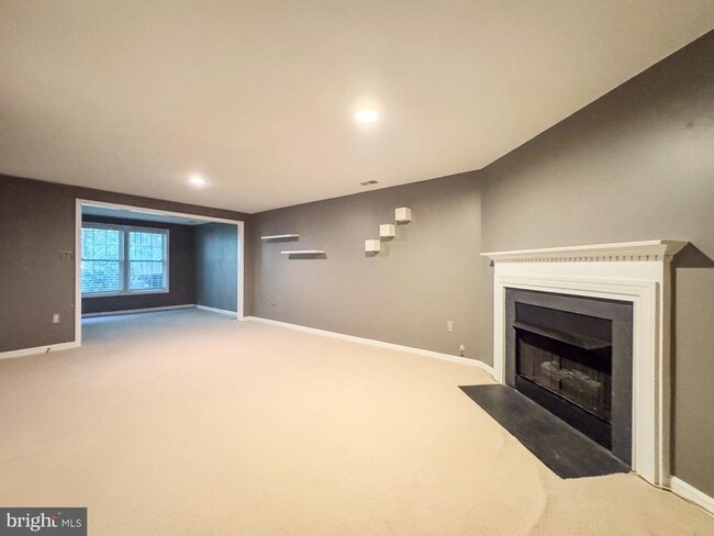 Building Photo - 11742 Valley Ridge Cir