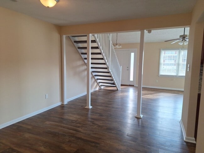 Building Photo - 38 Parkway Dr