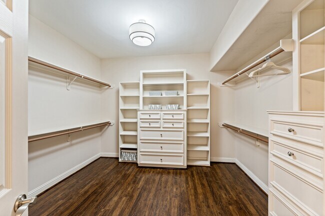 Building Photo - 5422 Gibson St