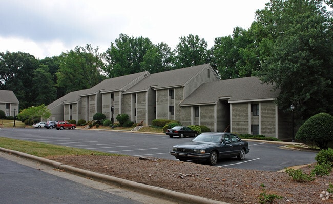 Building Photo - Benjamin Parkway Condominiums