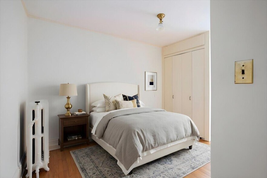 Building Photo - 246 Prospect Ave NE