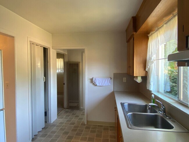 Building Photo - 2856 Calecita Way