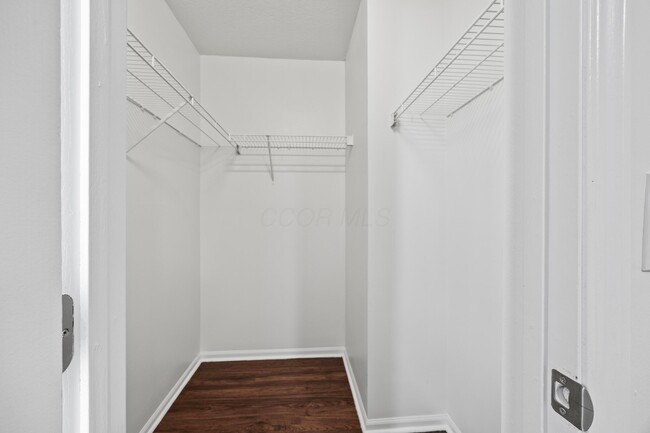 Building Photo - 6948 Kinston Dr