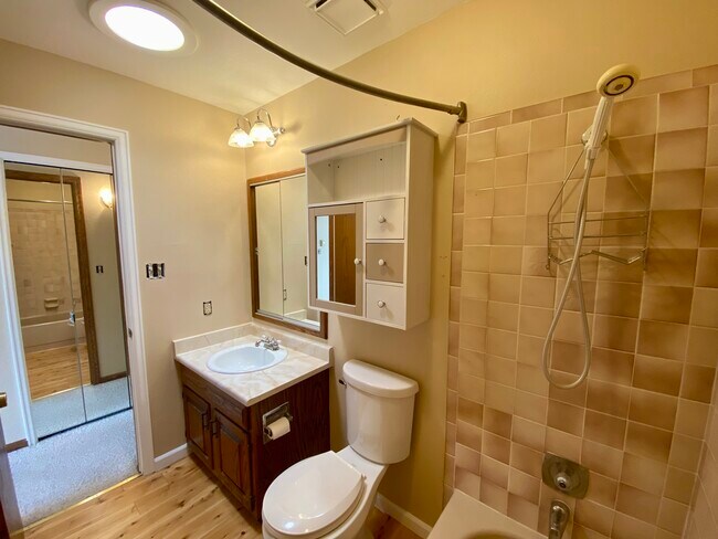 Building Photo - 2302 Cartier Dr