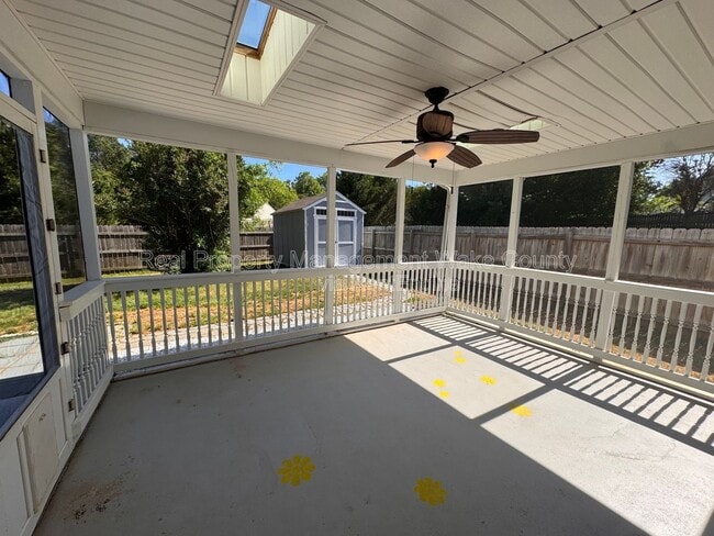 Building Photo - 206 Lindell Dr