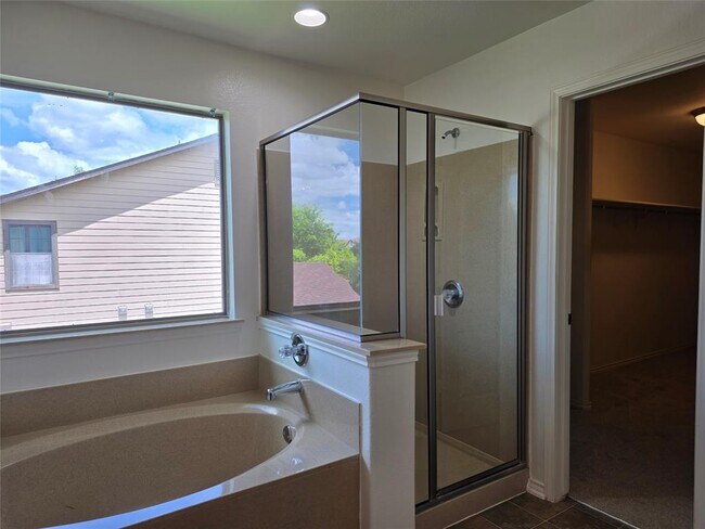Building Photo - 160 Mistletoe Ln