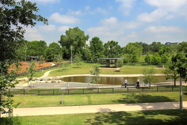 Building Photo - 105 Willard St