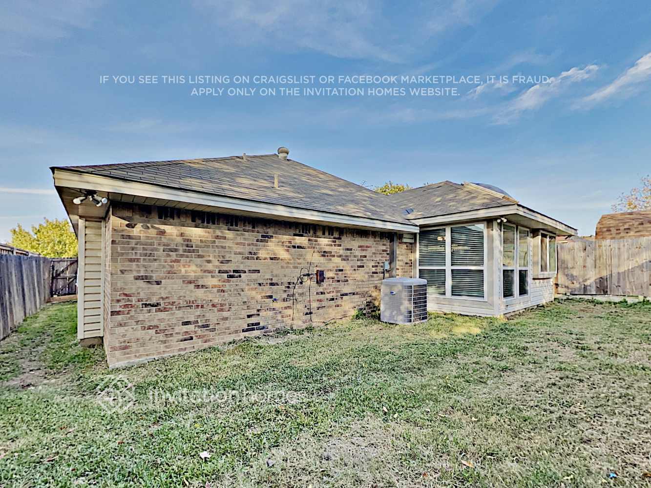 Building Photo - 2206 Cedarcrest Dr