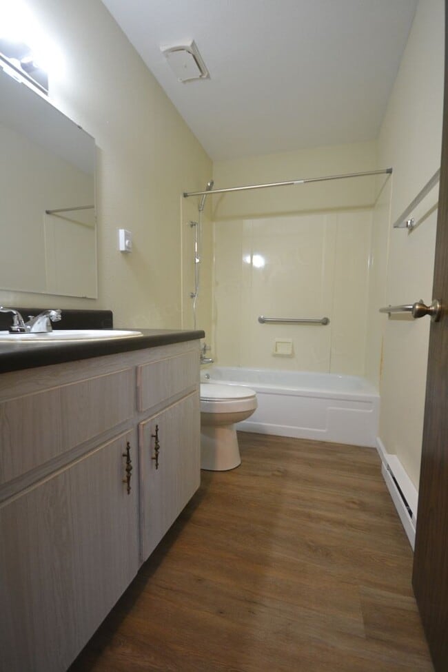 Building Photo - Deepwater Apartments