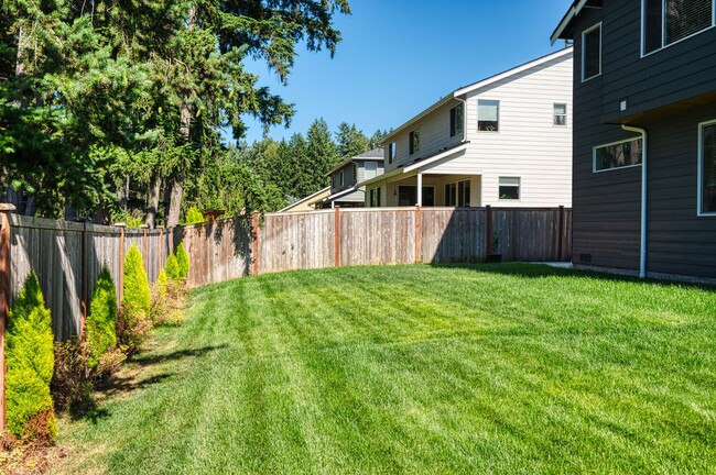 Building Photo - Puyallup 5 bedroom loft Home