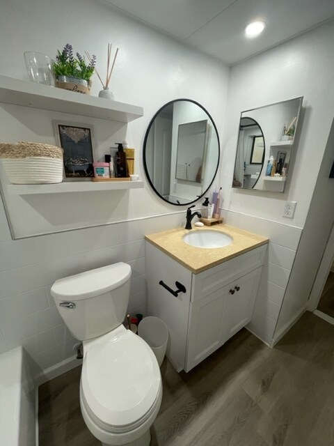 Building Photo - 5160 Las Verdes Cir