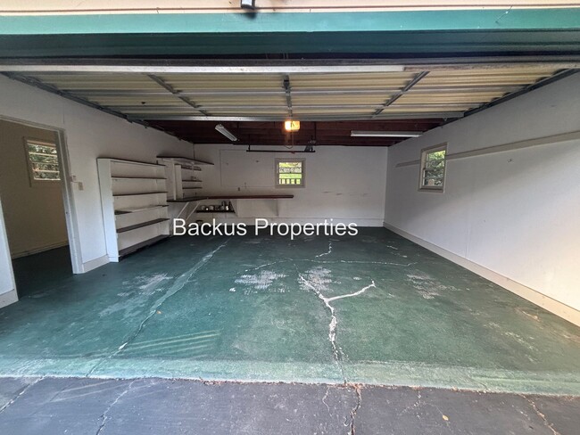 Building Photo - Wonderful one level home surrounded by trees