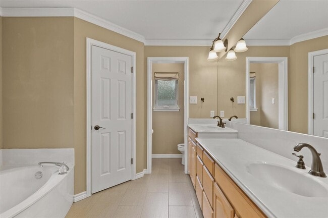 Building Photo - 3 bed, 2 bath home in Burleson