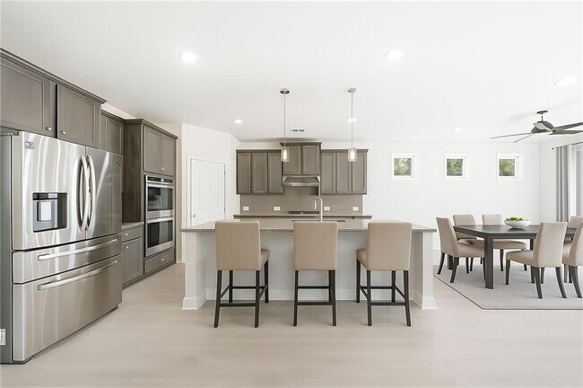 Building Photo - 7040 Ansley Pk Wy