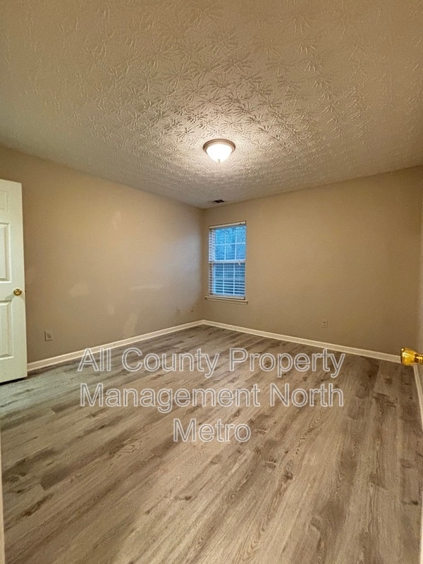 Building Photo - 289 Silver Ridge Dr