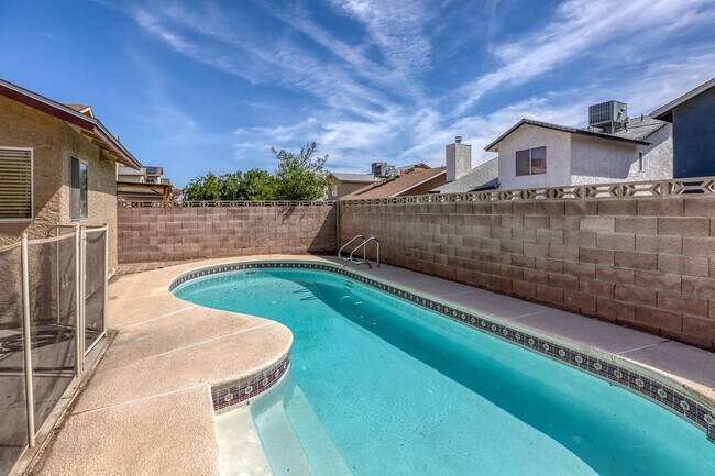 Building Photo - Beautiful 4 bedroom POOL home close to Nellis AFB!