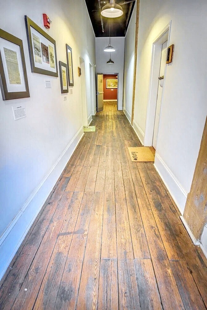 Building Photo - 215 N Court St