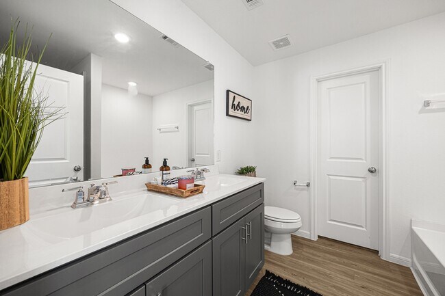 Building Photo - 8207 Star Ter Dr