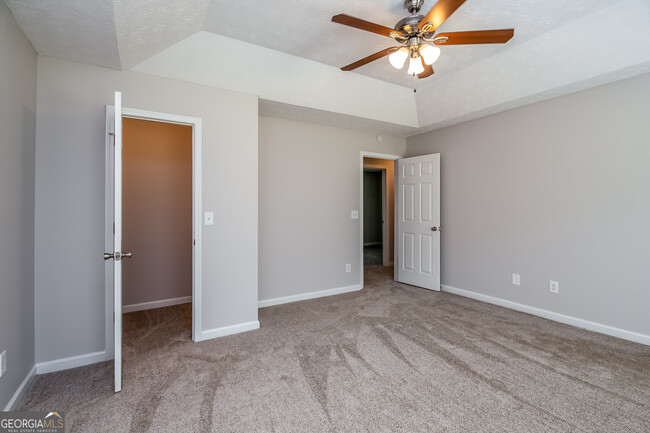 Building Photo - 315 Hunters Trce