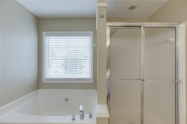 Building Photo - 305 Leatherman Ct