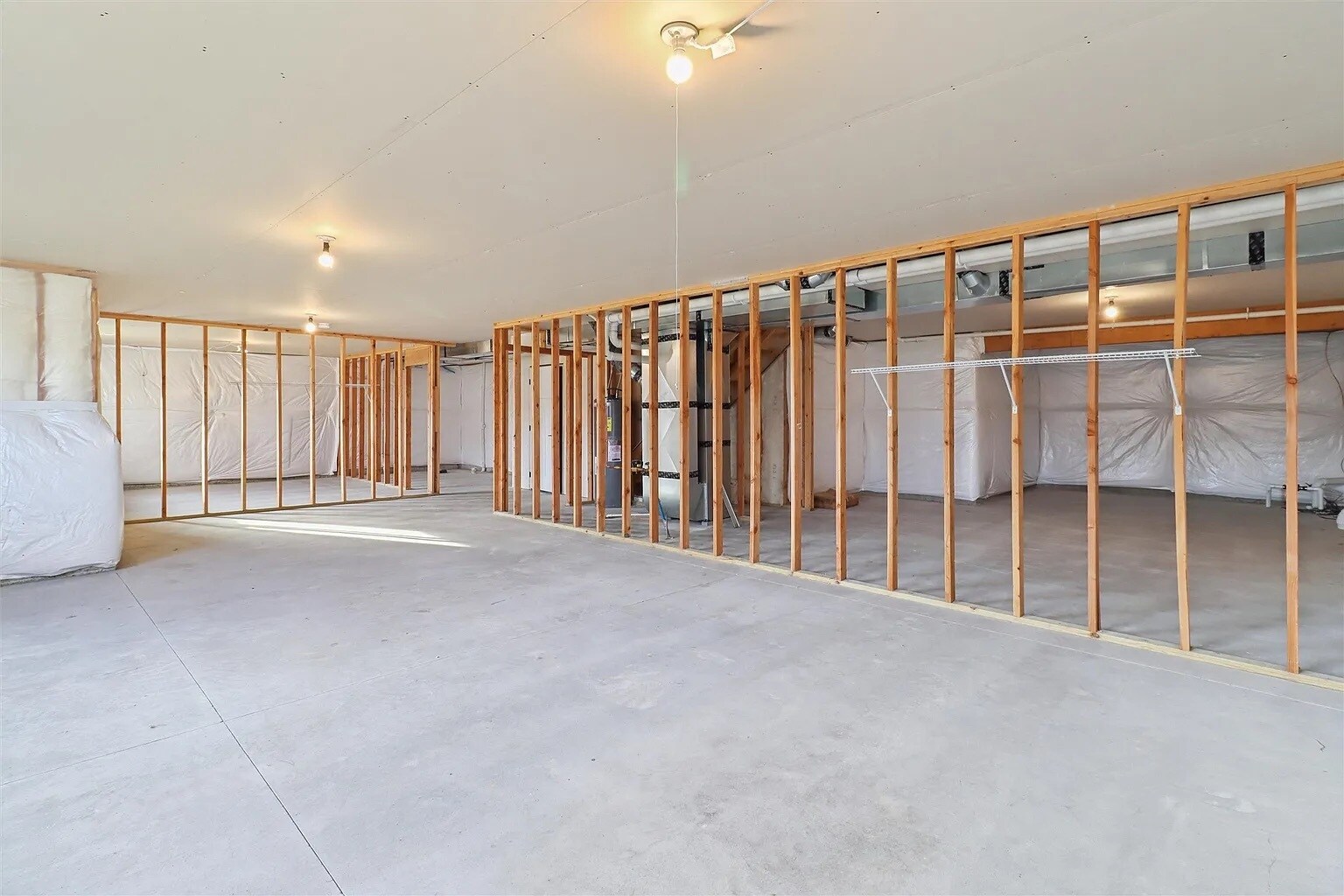 Building Photo - 520 Meadows Ct