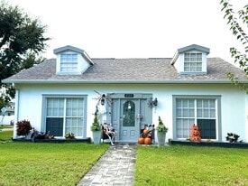 Building Photo - 4102 W Sevilla St