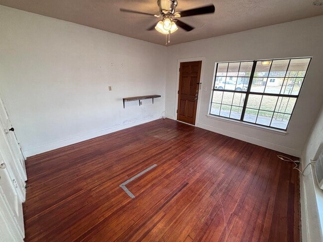 Building Photo - 1513 P B Ln