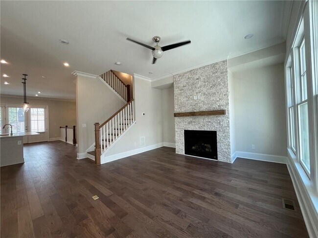 Building Photo - 888 Mayfield Rd
