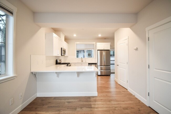 Building Photo - Beautiful 4 Bedroom 3.5 BA Home! Mother in Law Suite, Attached Garage & Top floor Bonus Room!