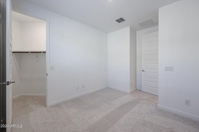 Building Photo - 7682 W Jackrabbit Ln