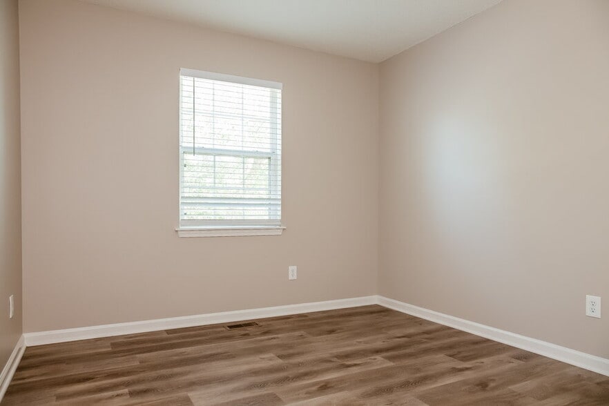 Building Photo - 8302 Bristol Ford Pl