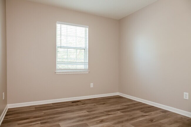 Building Photo - 8302 Bristol Ford Pl