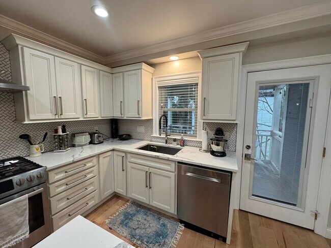 Building Photo - 11 Eliot St