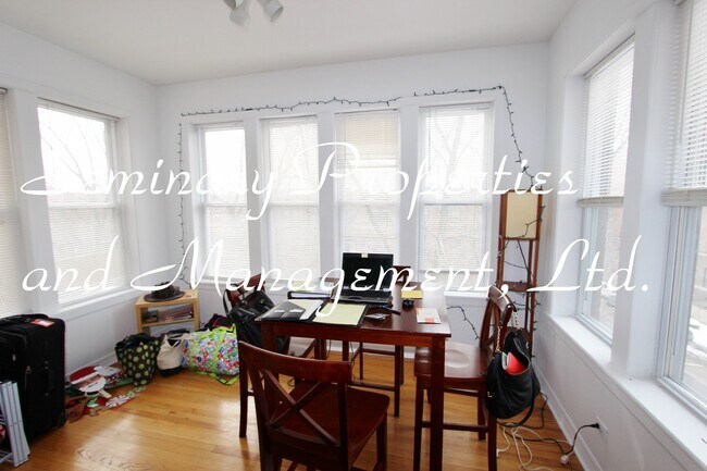 Interior Photo - 3453-55 N Bosworth