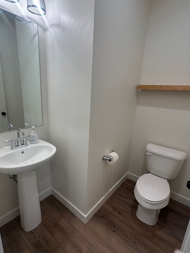 Building Photo - GORGEOUS EAGLE MOUNTAIN TOWNHOME!!!