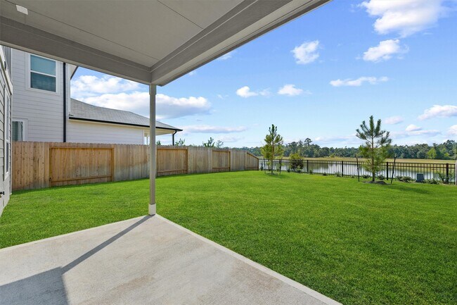Building Photo - 26008 Hampshire Dr