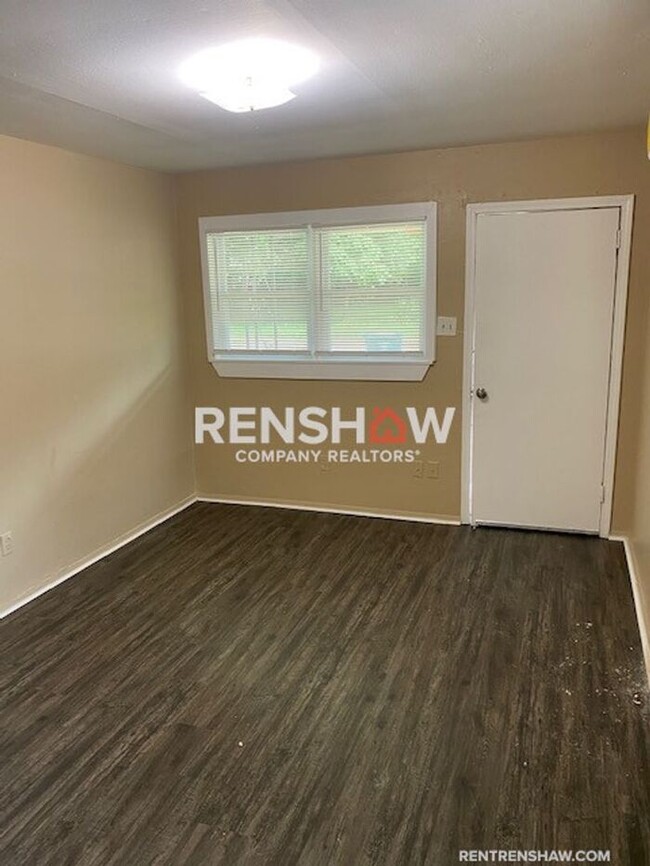 Building Photo - Charming 2/1 In Memphis Now Available For ...