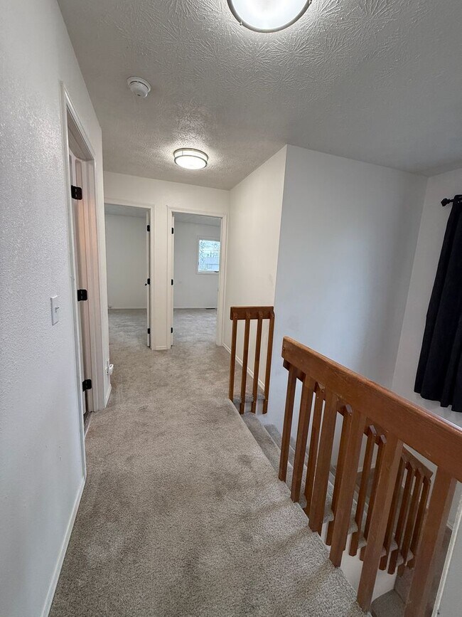 Building Photo - Pet-Friendly, Available Now!