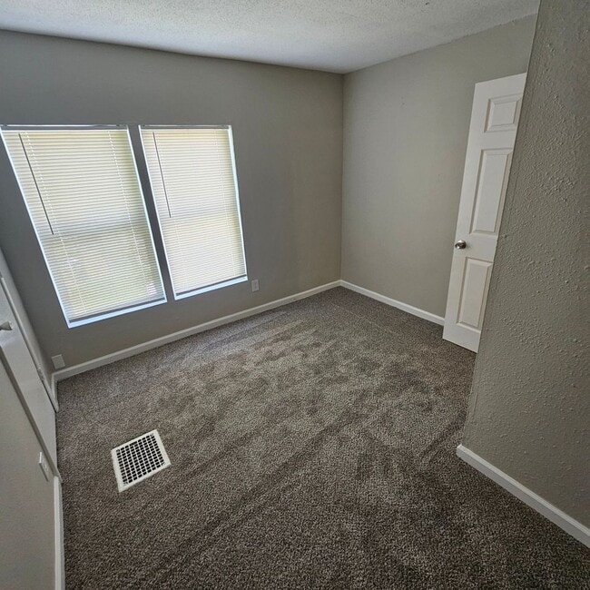Building Photo - Charming 2 Bedroom Home in Independence!