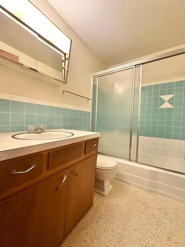 Building Photo - 2517 N Garfield Ave