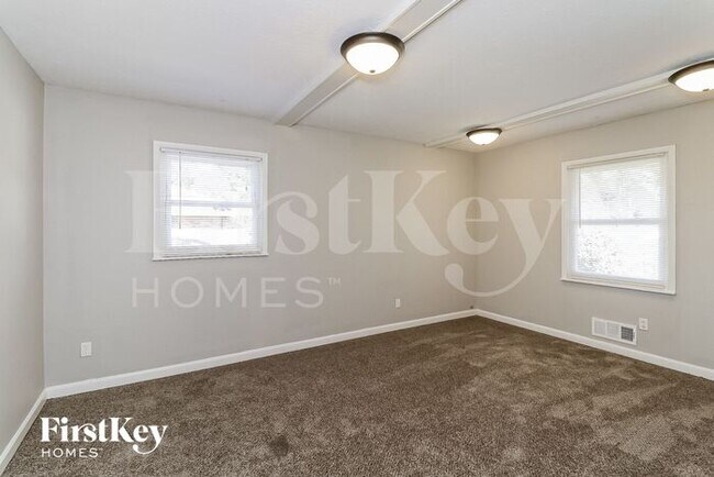 Building Photo - 143 Andover Dr