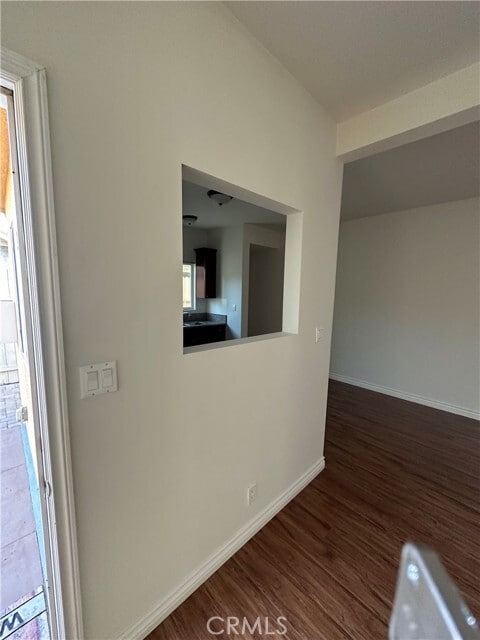 Building Photo - 467 N Marengo Ave
