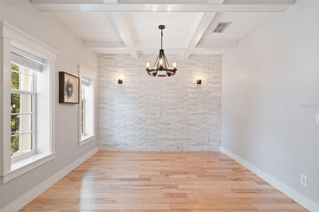 Building Photo - 5362 Chatas Ln