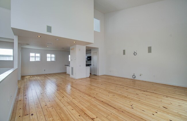 Building Photo - 3210 Yellowstone Park Dr