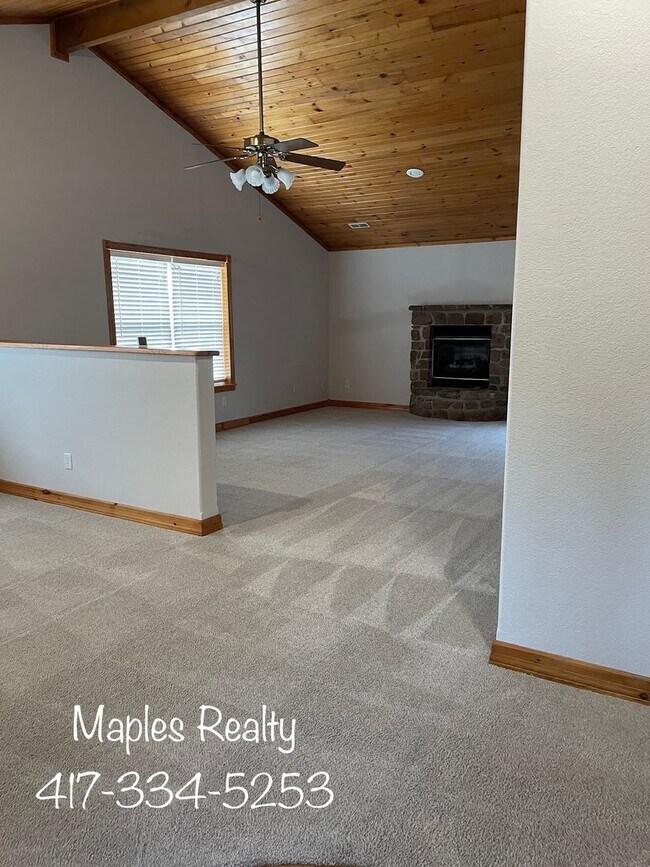 Building Photo - VERY NICE 3 bedroom home in Branson, MO fo...