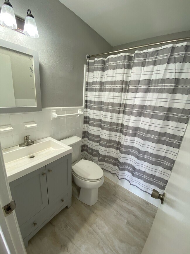 Building Photo - 3701 Southmoor Ln