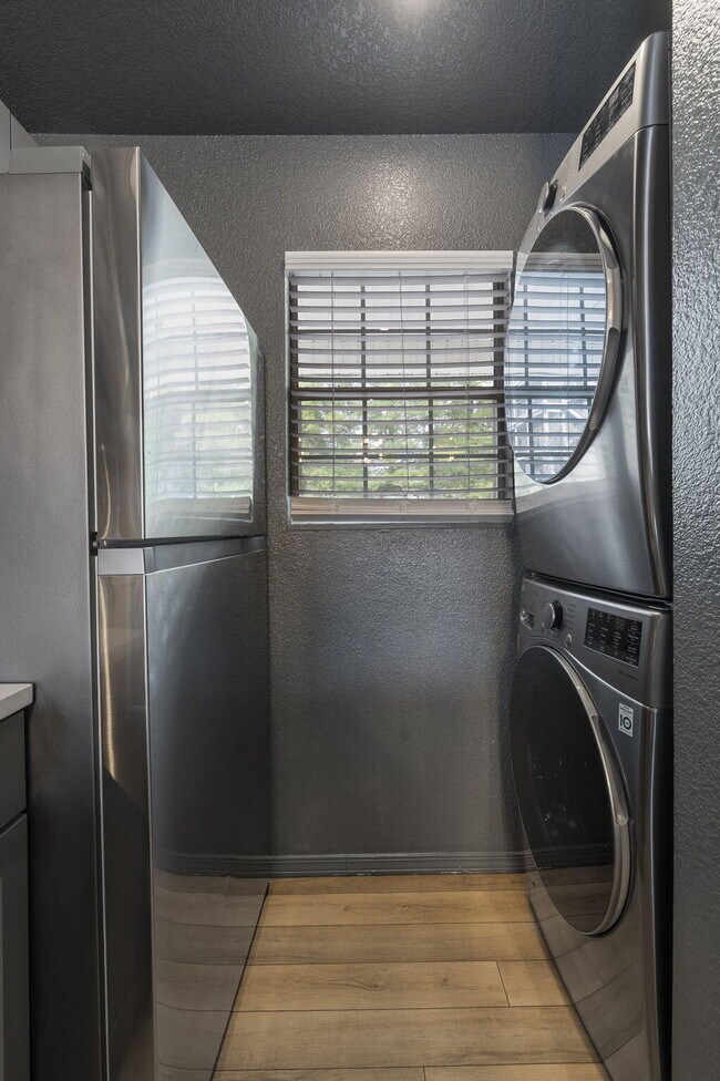 Building Photo - 34 Golfshores Dr